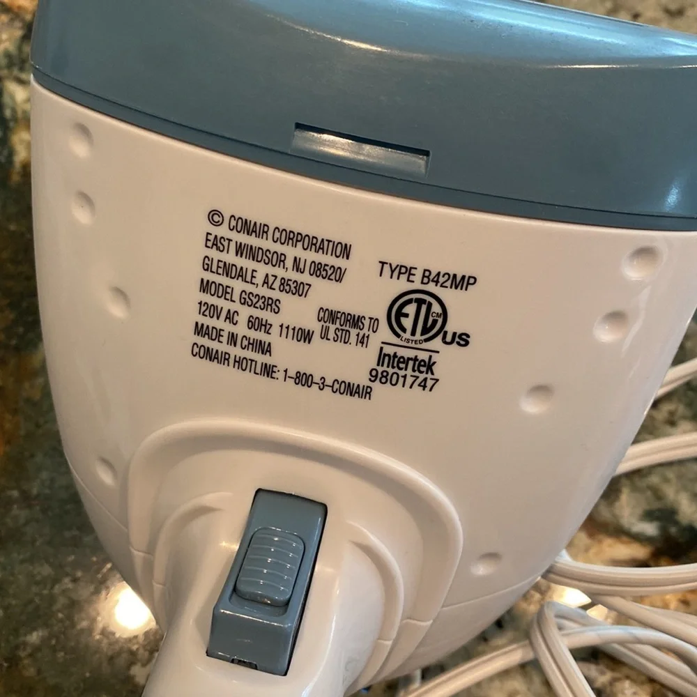 Conair handheld garment clothing steamer clothes bedding Model GS23RS